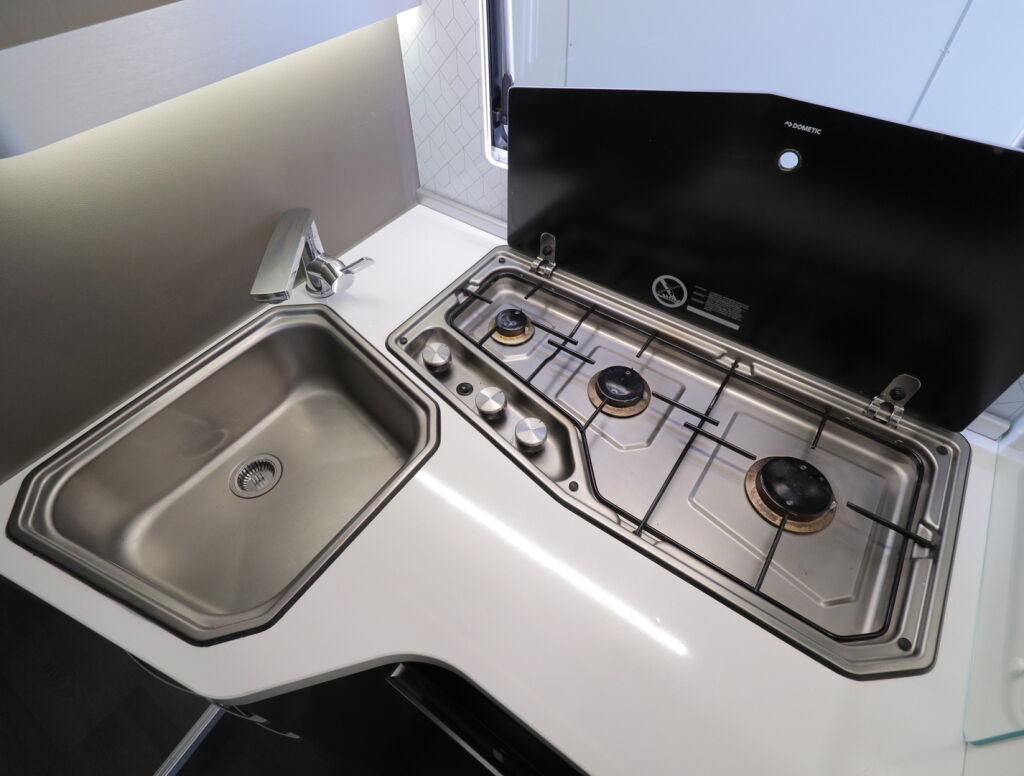 Adria MATRIX SUPREME 670 SC ALDE 2020 Harmaa