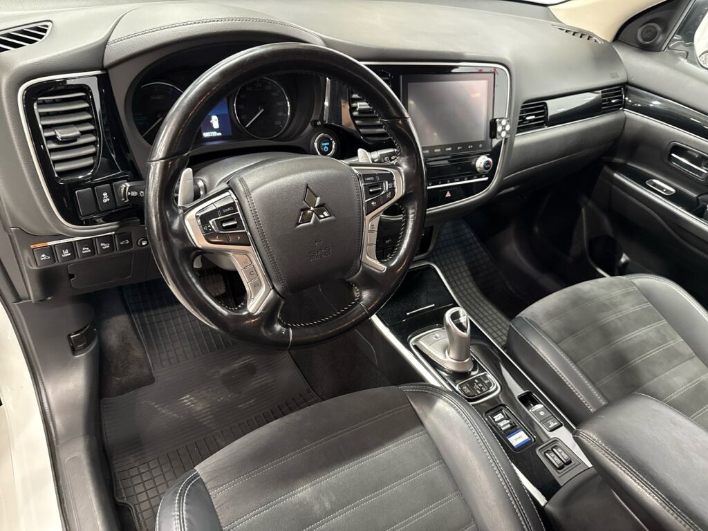 Mitsubishi Outlander PHEV 2021 Valkoinen