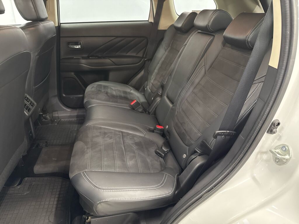 Mitsubishi Outlander PHEV 2021 Valkoinen