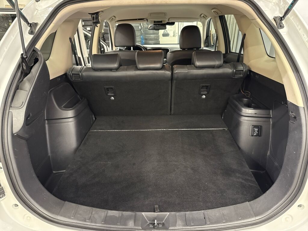 Mitsubishi Outlander PHEV 2021 Valkoinen