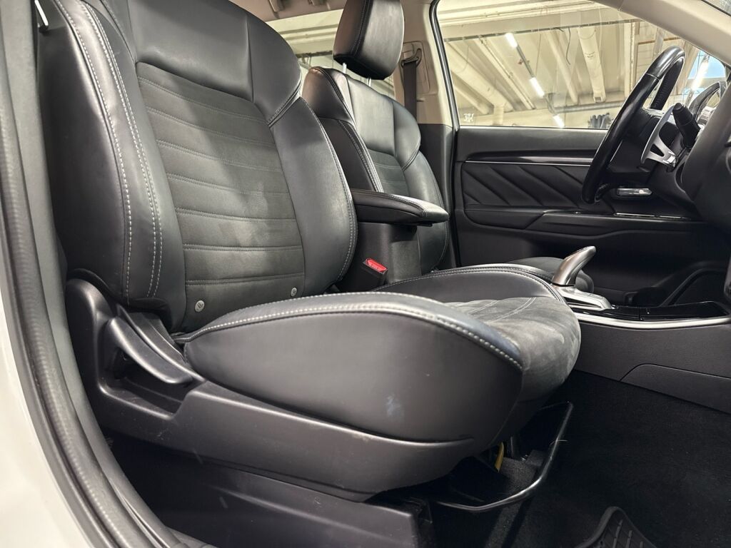 Mitsubishi Outlander PHEV 2021 Valkoinen