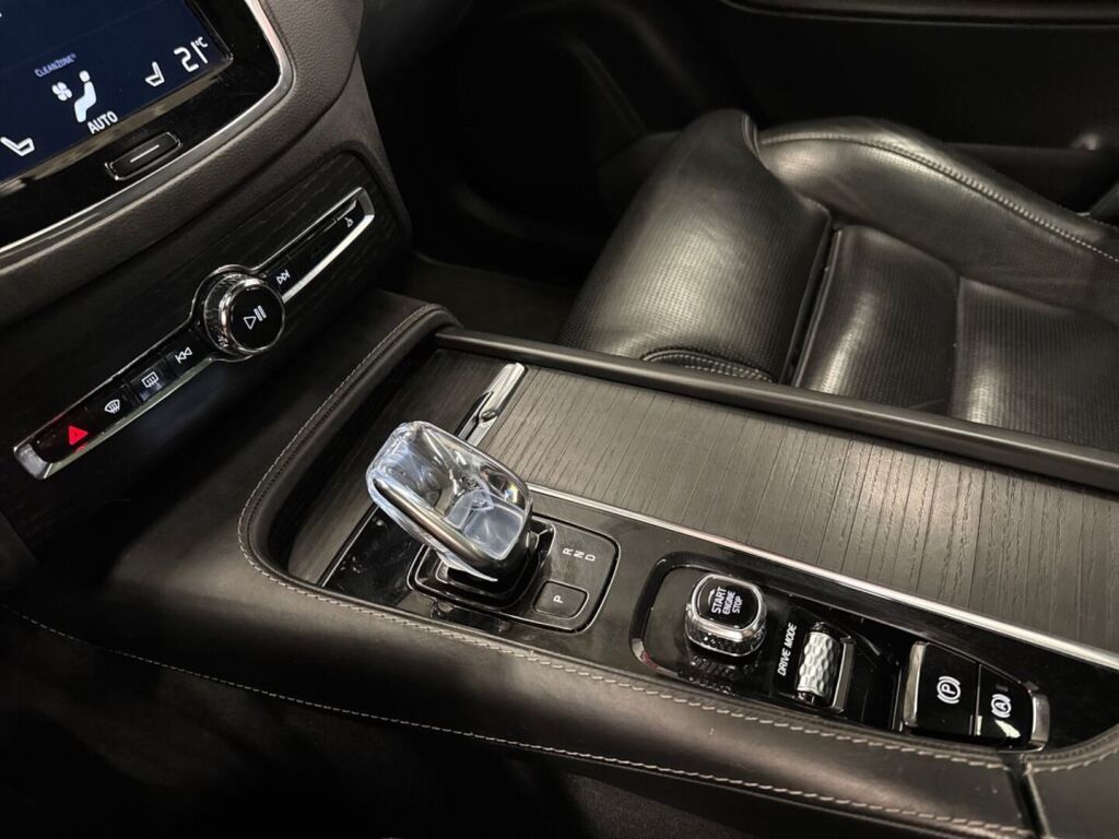 Volvo XC90 2020 Harmaa