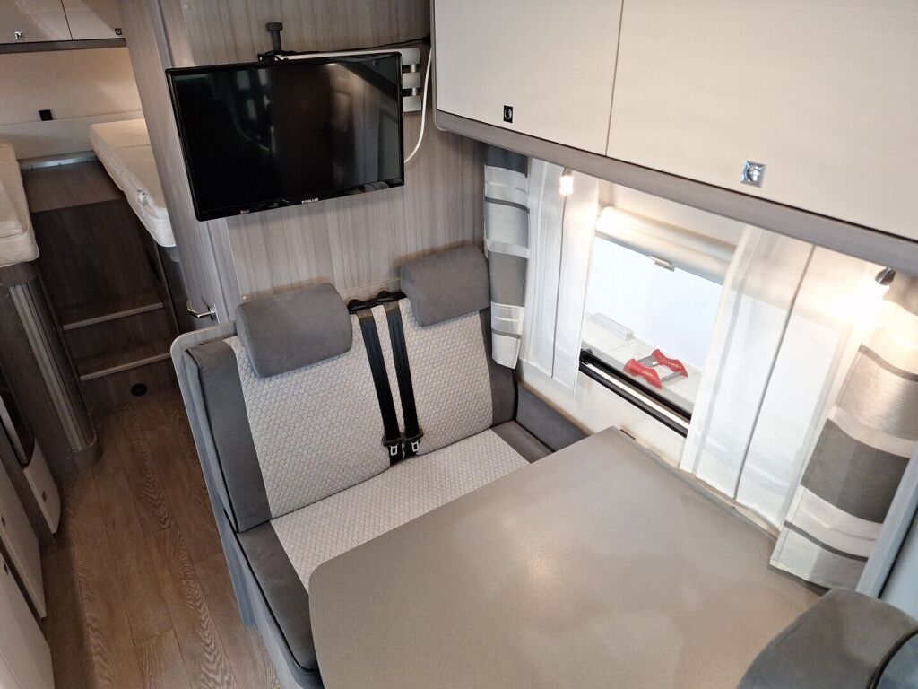 Hobby Optima 2020 Valkoinen