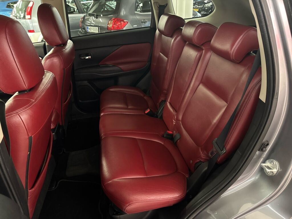 Mitsubishi Outlander PHEV 2015 Harmaa