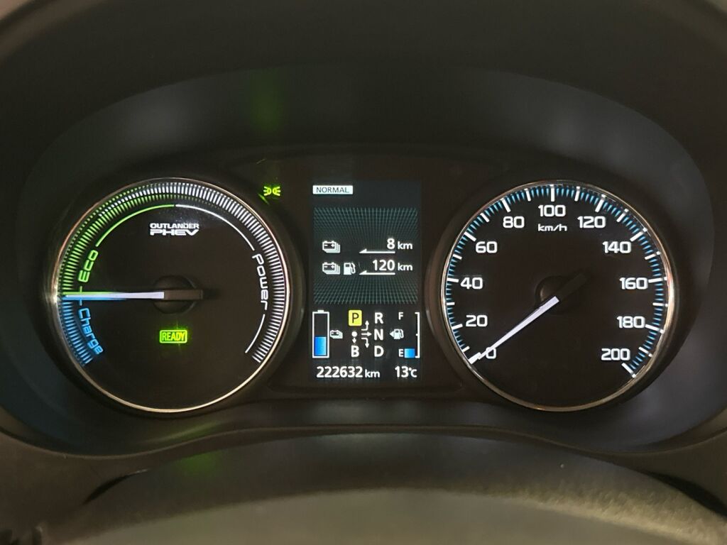 Mitsubishi Outlander PHEV 2015 Harmaa