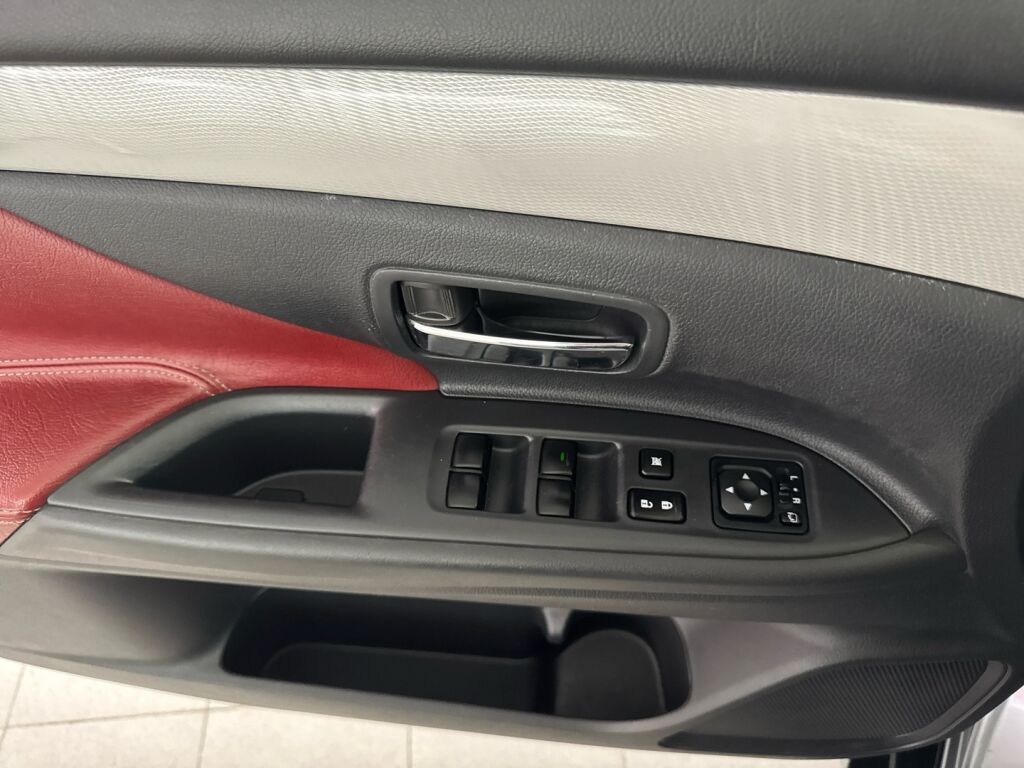 Mitsubishi Outlander PHEV 2015 Harmaa