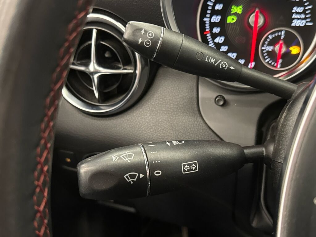 Mercedes-Benz SLK 2011 Musta