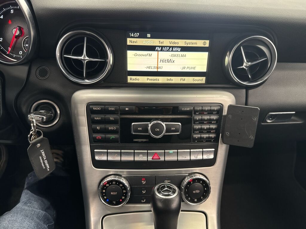 Mercedes-Benz SLK 2011 Musta