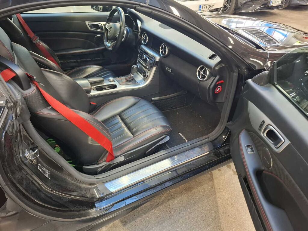Mercedes-Benz SLK 2011 Musta