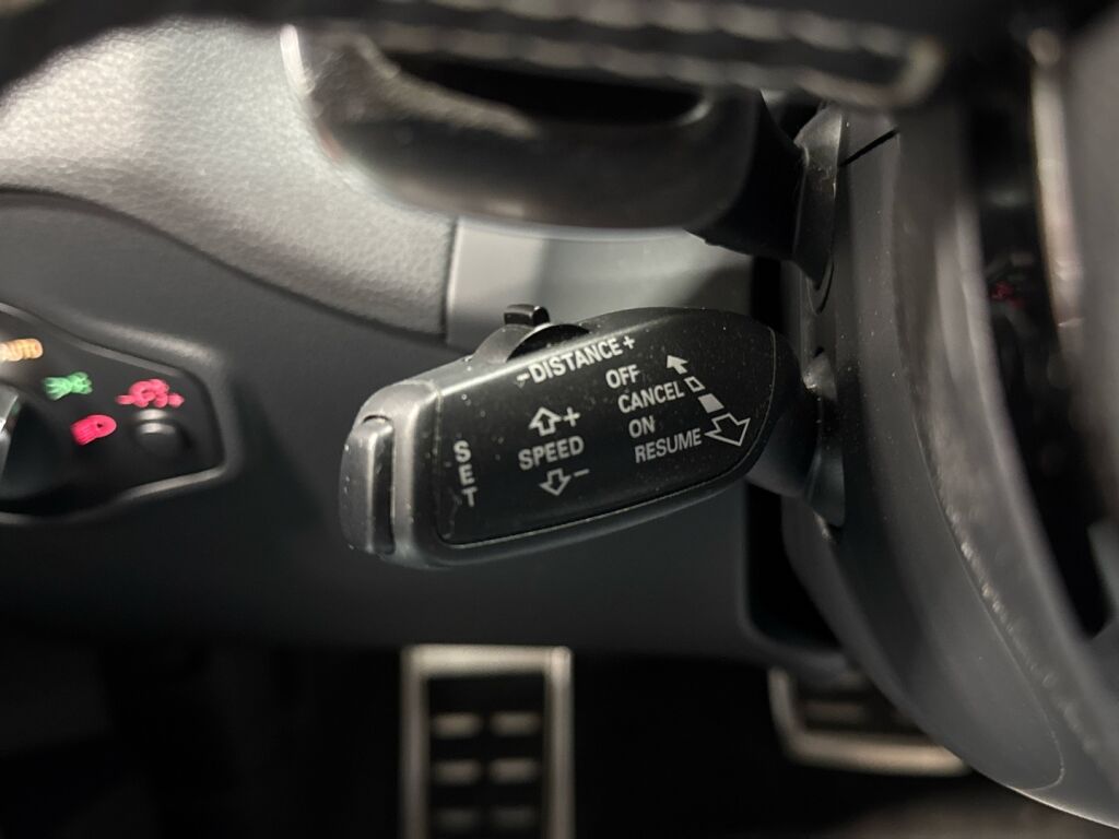 Audi SQ5 2015 Harmaa