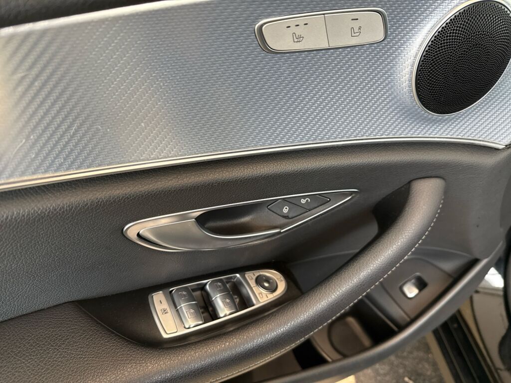 Mercedes-Benz E 2020 Musta