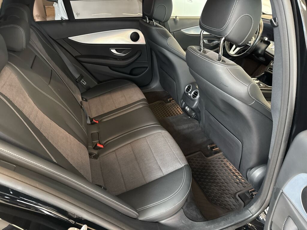 Mercedes-Benz E 2020 Musta