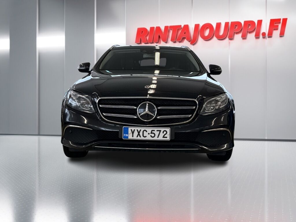Mercedes-Benz E 2020 Musta