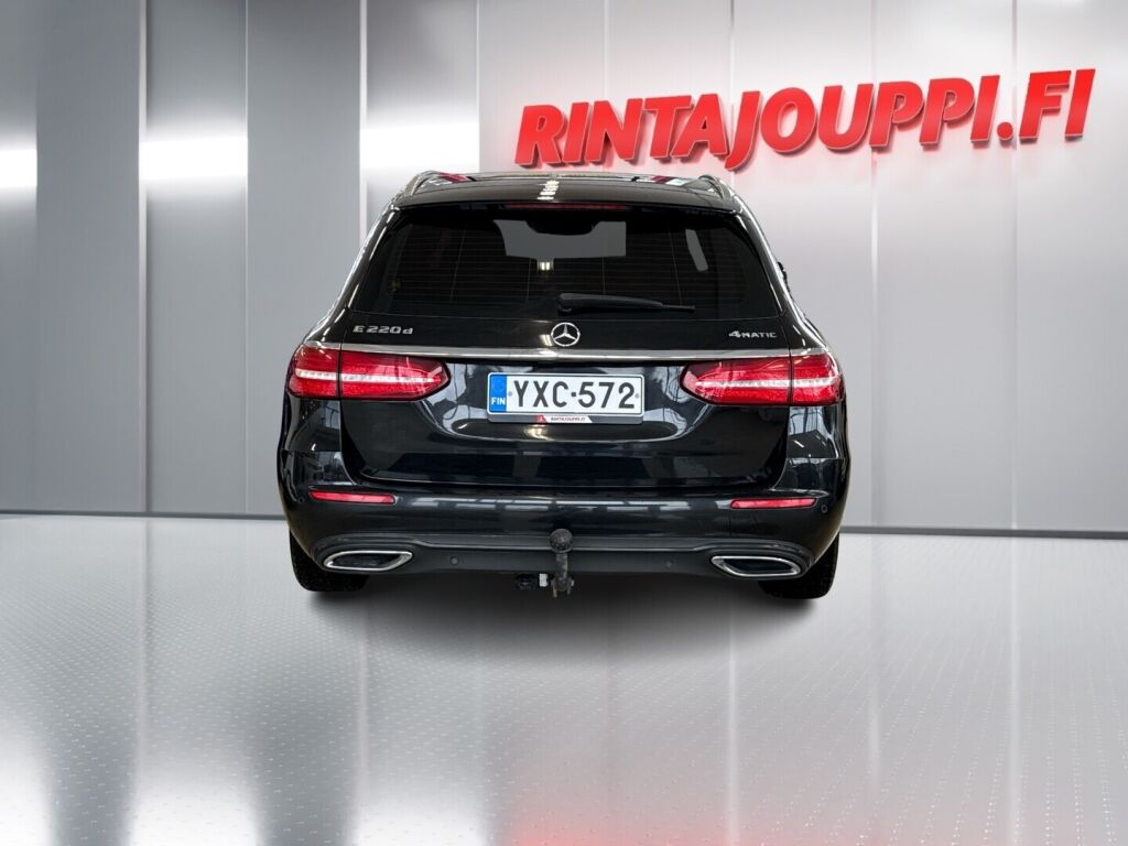 Mercedes-Benz E 2020 Musta