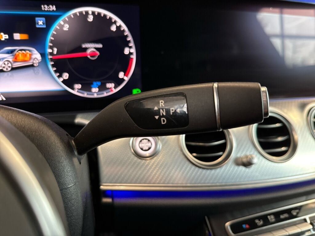 Mercedes-Benz E 2020 Musta