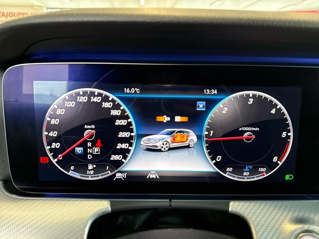 Mercedes-Benz E 2020 Musta