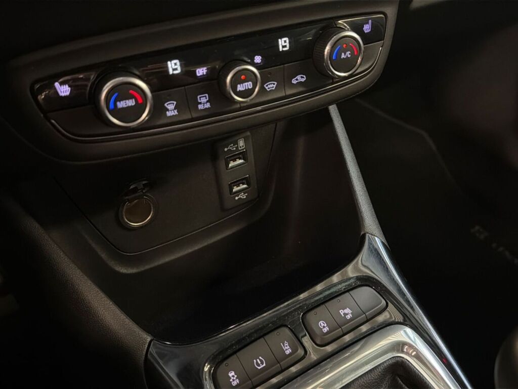 Opel Crossland X 2020 Valkoinen