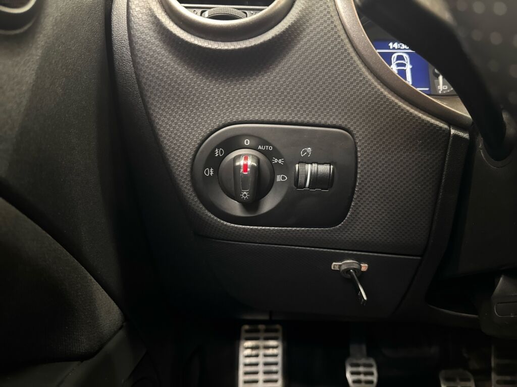 Seat Leon 2011 Sininen