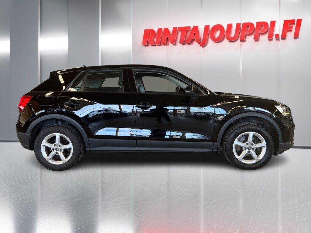 Audi Q2 2017 Musta