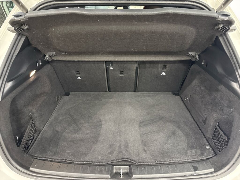 Mercedes-Benz GLA 2020 Valkoinen