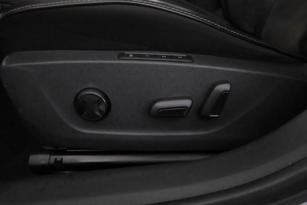 Skoda Octavia 2020 Valkoinen