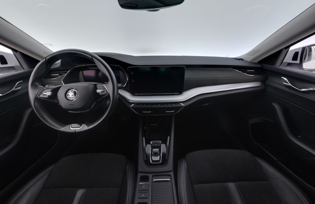 Skoda Octavia 2020 Valkoinen