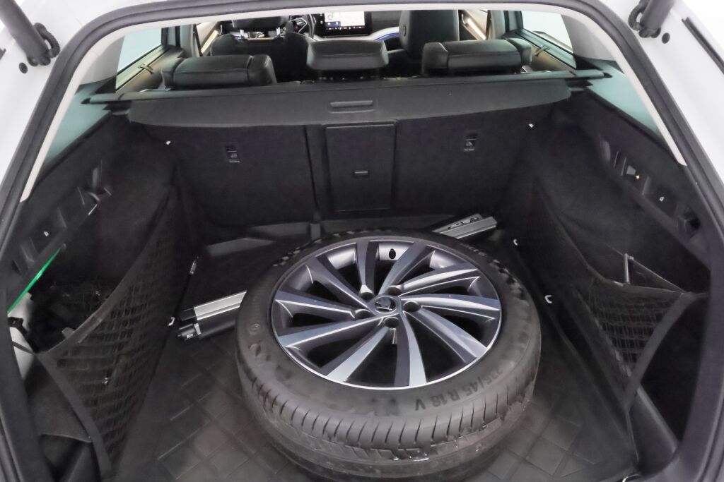 Skoda Octavia 2020 Valkoinen