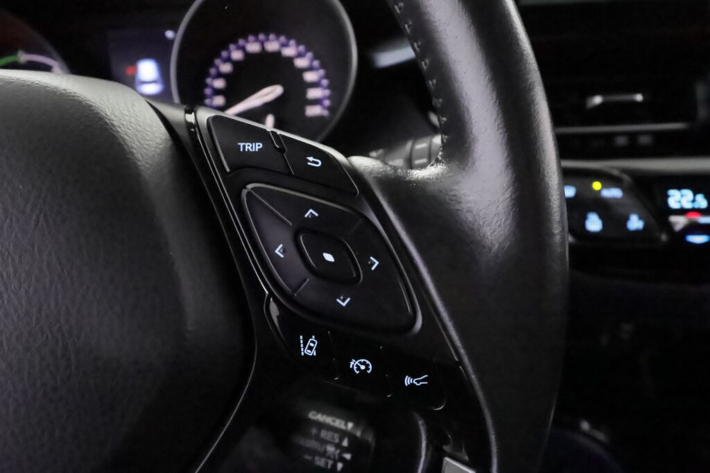 Toyota C-HR 2020 Harmaa