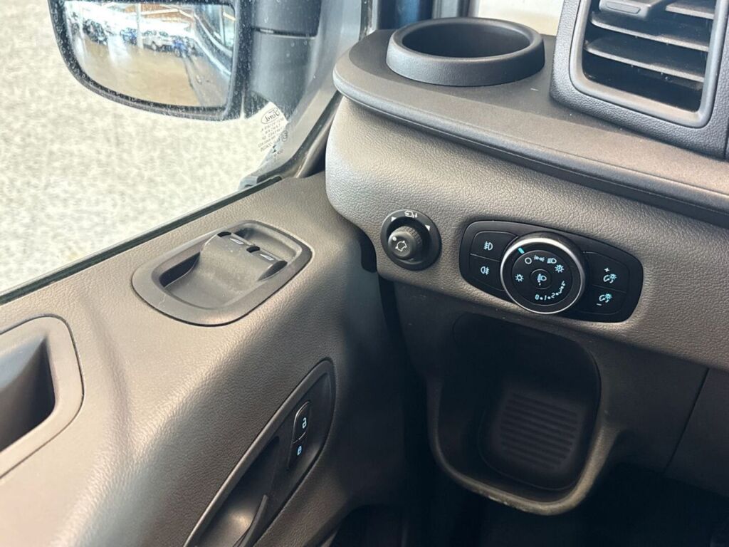 Ford Transit 2020 Chrome Blue