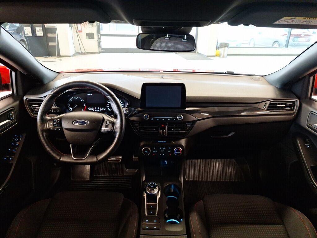 Ford Focus 2020 Punainen