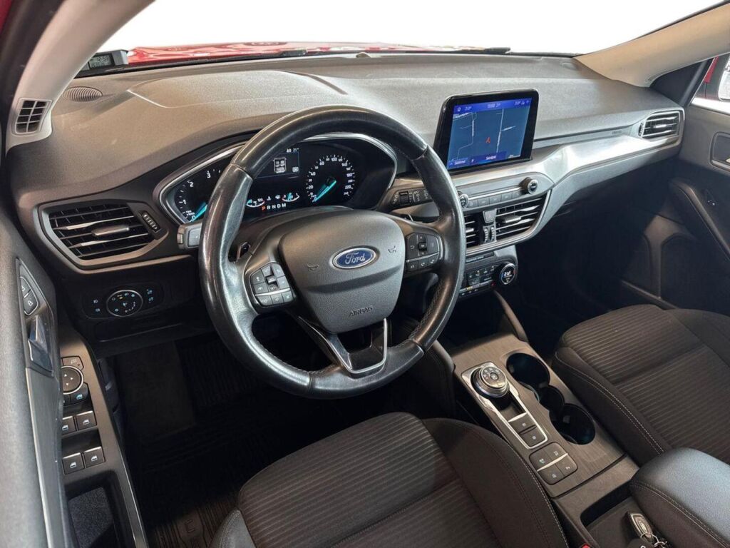 Ford Focus 2020 Punainen