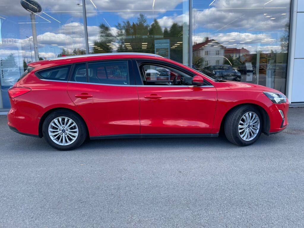 Ford Focus 2020 Punainen