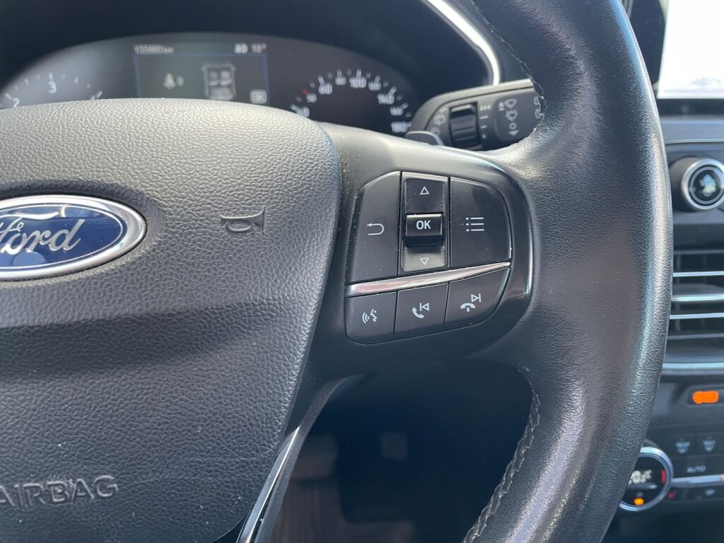 Ford Focus 2020 Punainen