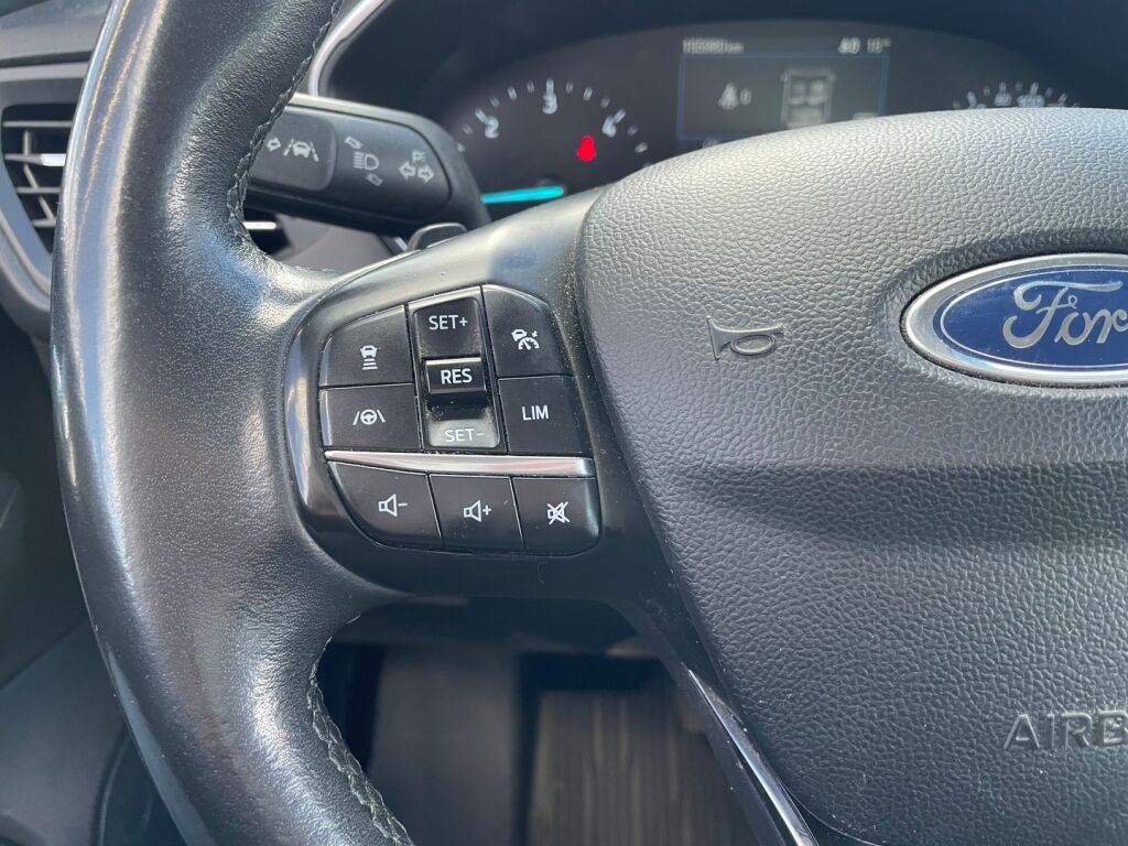 Ford Focus 2020 Punainen