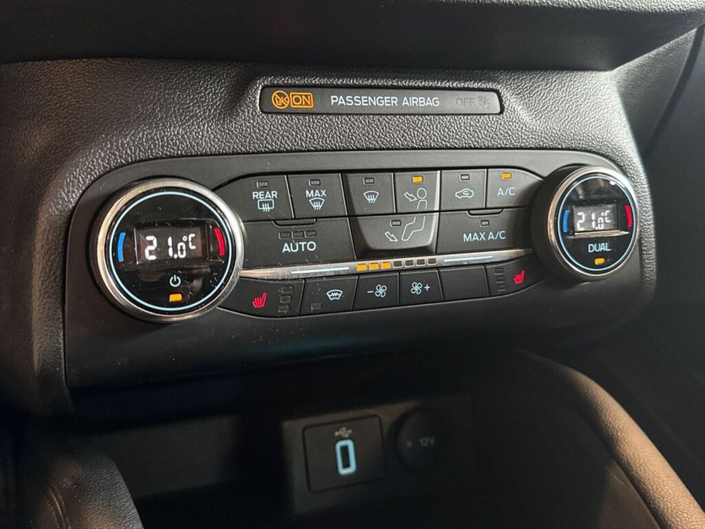 Ford Focus 2020 Punainen