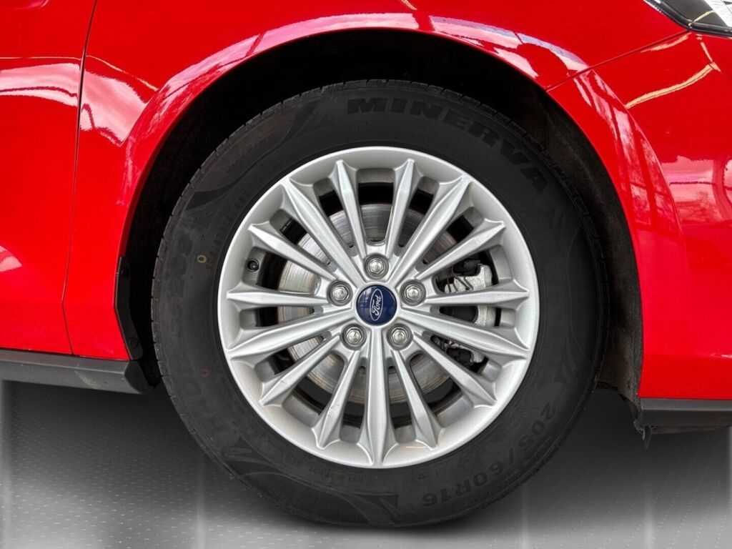 Ford Focus 2020 Punainen