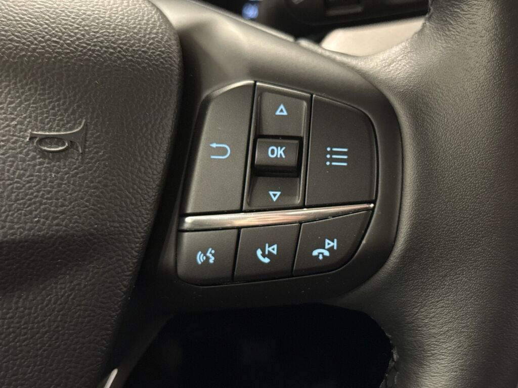 Ford Focus 2020 Sininen