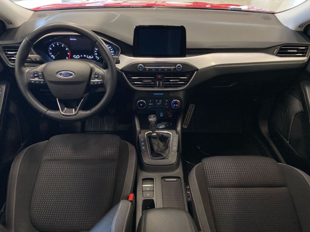Ford Focus 2020 Punainen