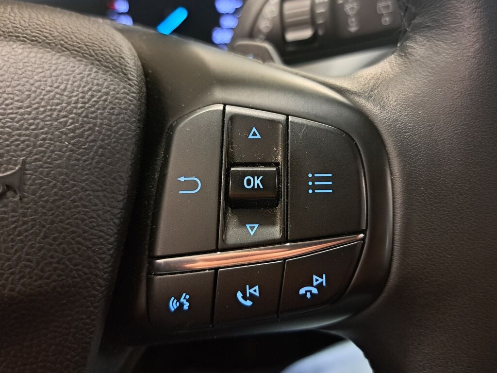 Ford Focus 2020 Valkoinen