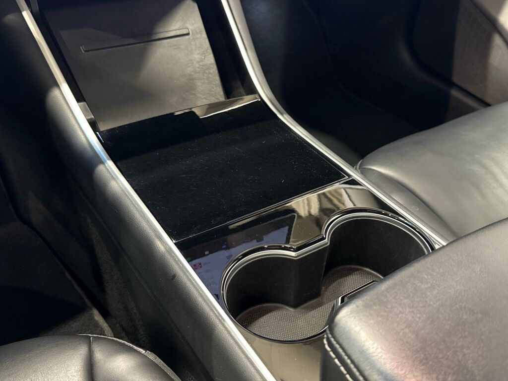 Tesla Model 3 2020 Harmaa