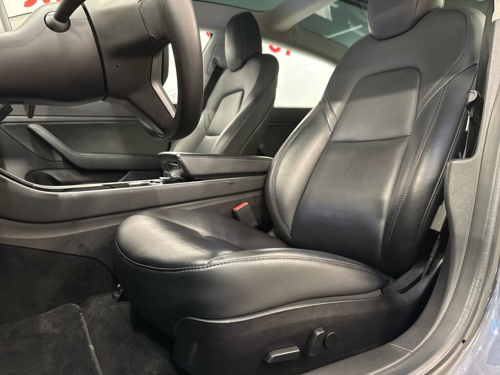 Tesla Model 3 2020 Harmaa