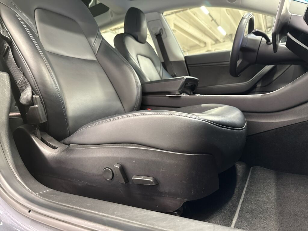 Tesla Model 3 2020 Harmaa