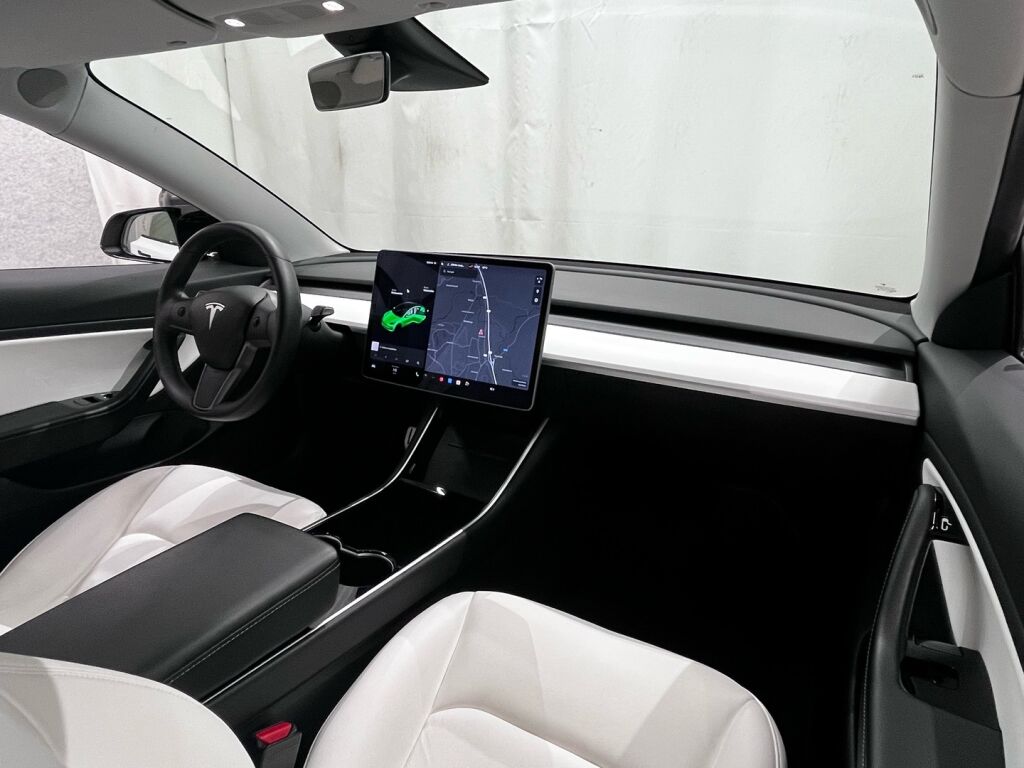 Tesla Model 3 2019 Valkoinen