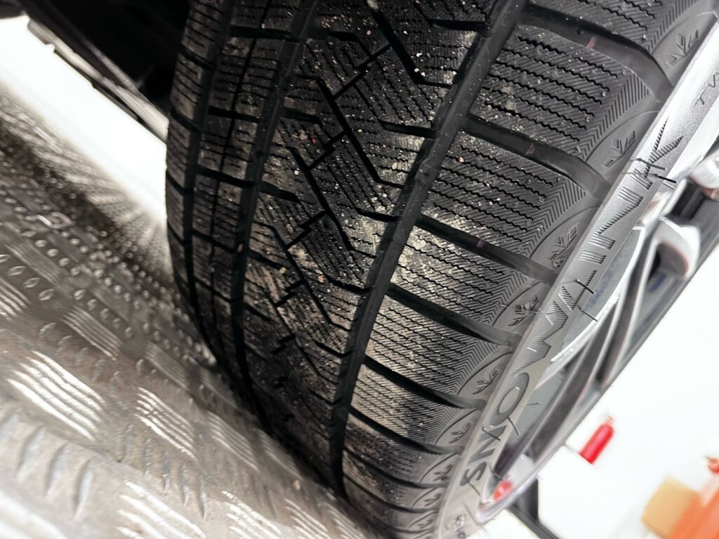 Tesla Model 3 2019 Valkoinen