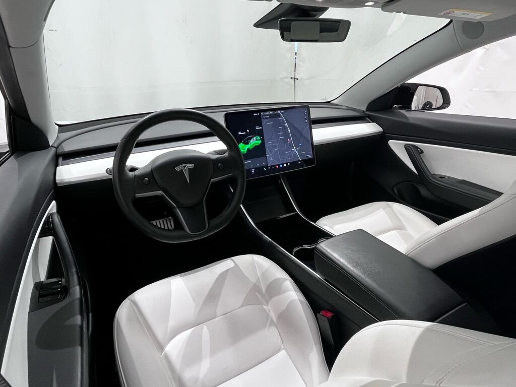 Tesla Model 3 2019 Valkoinen