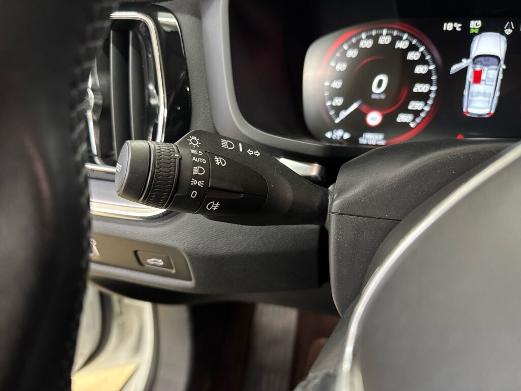 Volvo V60 2020 Valkoinen