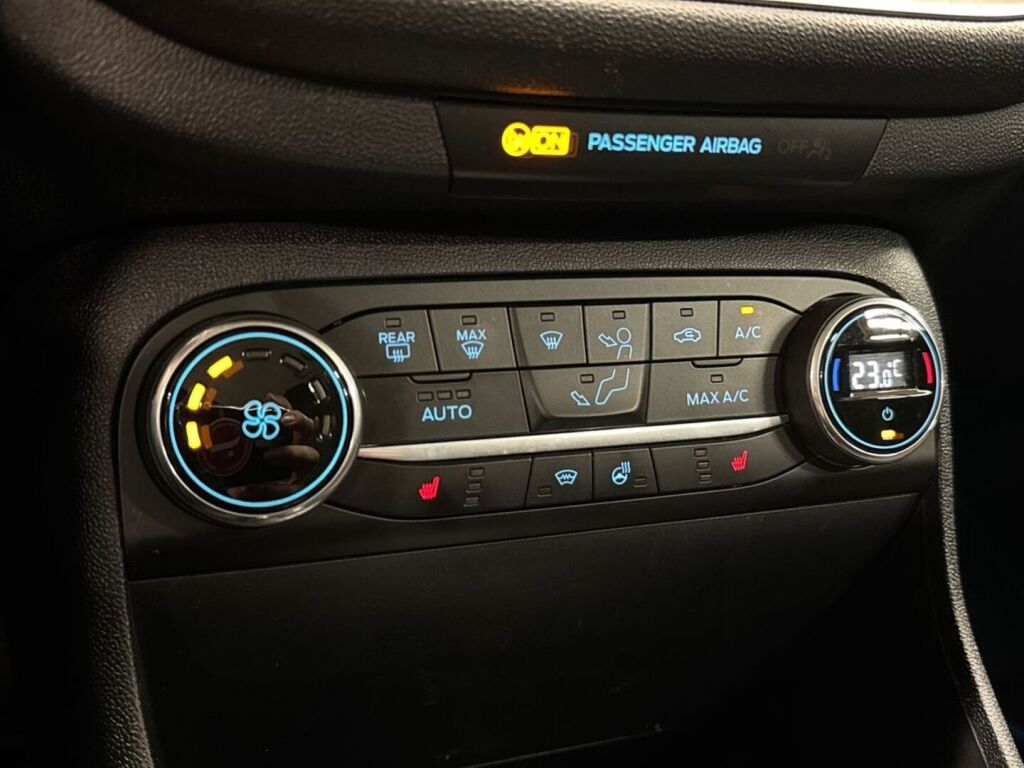 Ford Fiesta 2020 Punainen