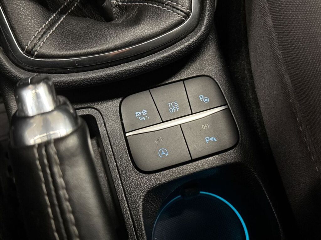 Ford Fiesta 2020 Punainen