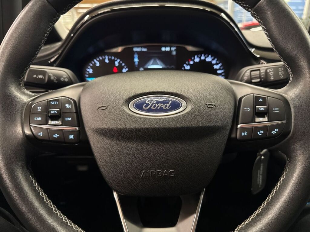 Ford Fiesta 2020 Punainen