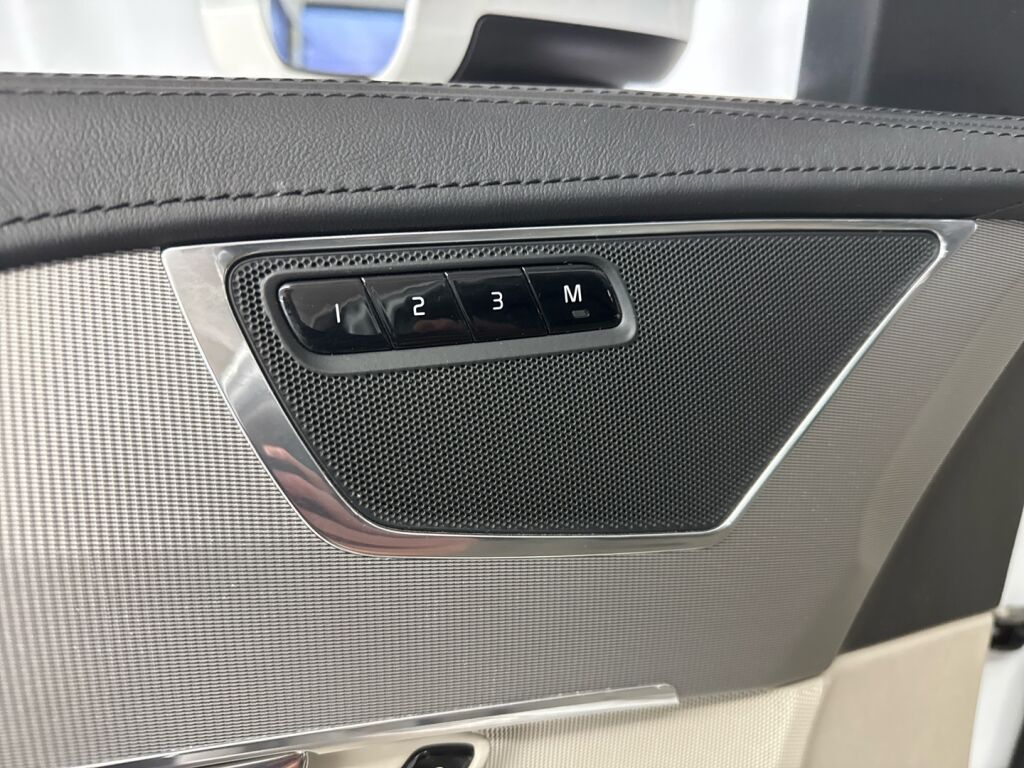 Volvo XC90 2016 Valkoinen